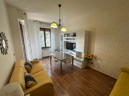 Vendita Appartamento SIENA: ZONA ACQUACALDA. Vendesi, In contesto residenziale, ben collegato con il centro città, ed in...